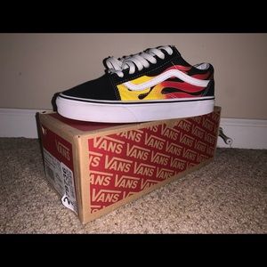 Vans old skool (flames) Size 6